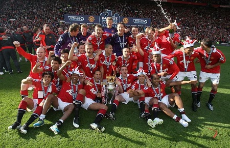 曼联正在重 曼联正在重